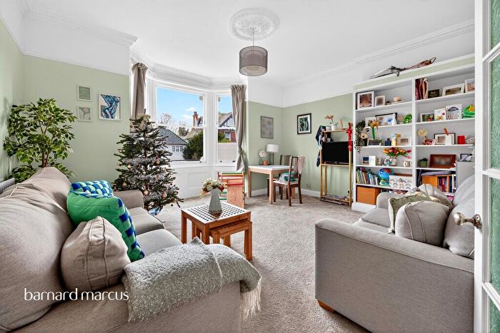 2 Bedroom Flat For Sale In Birdhurst Rise, South Croydon, CR2