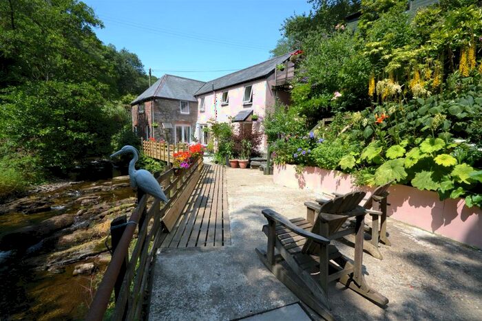 4 Bedroom Detached House For Sale In Glandwr, SA34