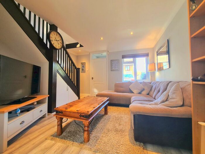 1 Bedroom House To Rent In Seymour Walk, Swanscombe, DA10