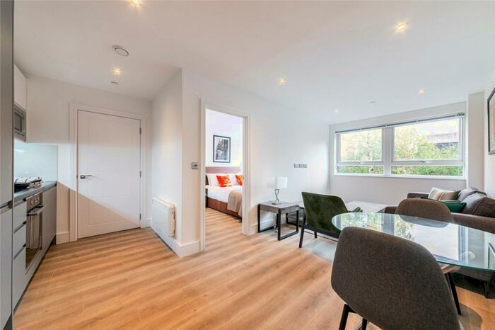 1 Bedroom Apartment To Rent In Wood Street, East Grinstead, West Sussex, RH19