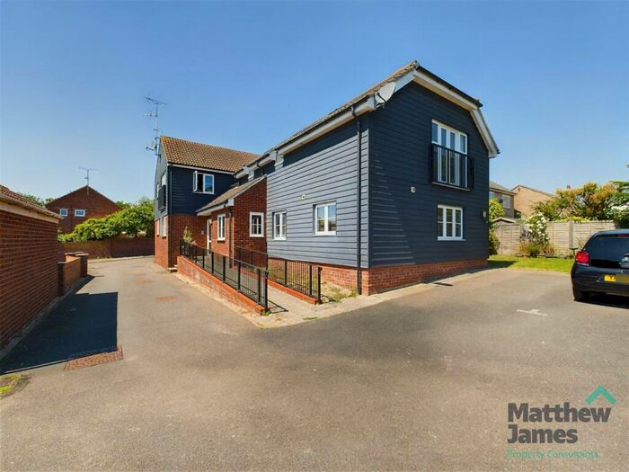 2 Bedroom Flat To Rent In Westwood Drive, West Mersea, Colchester, CO5