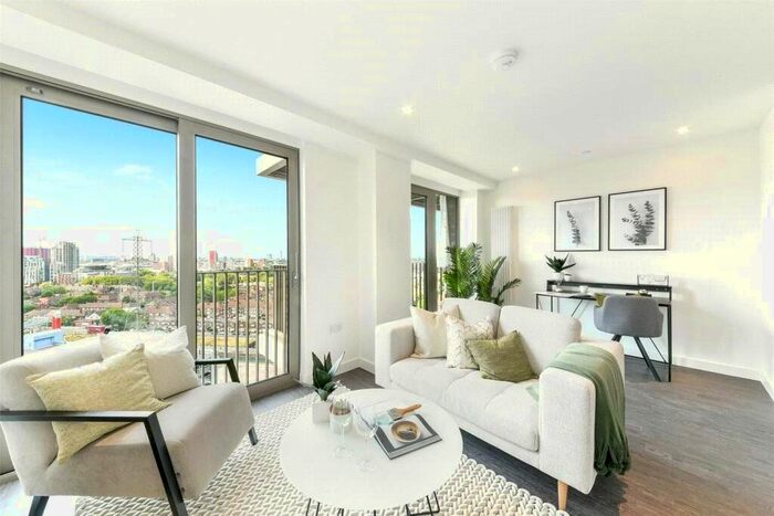 2 Bedroom Flat To Rent In Galleria House, B Western Gateway, London, E16