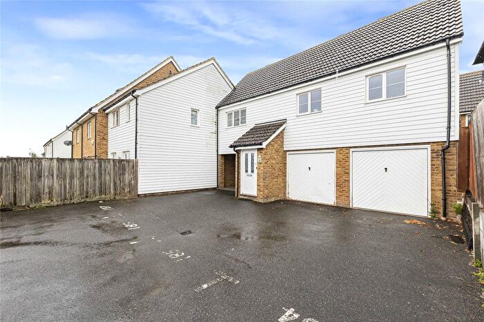 2 Bedroom Flat For Sale In Baryntyne Crescent, Hoo, Rochester, Kent, ME3