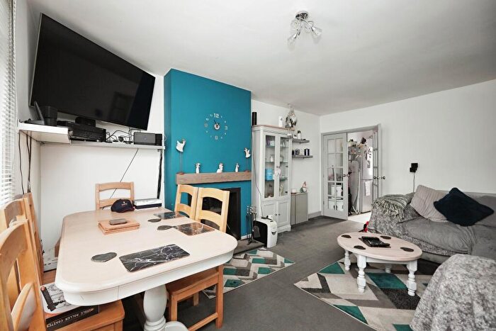 3 Bedroom Terraced House For Sale In Mayfield Avenue, Dover, Kent, CT16