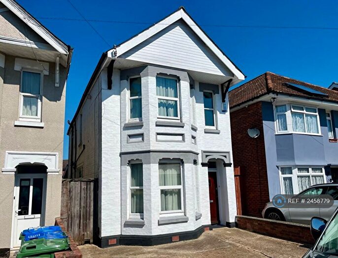 5 Bedroom Detached House To Rent In Morris Road, Southampton, SO15