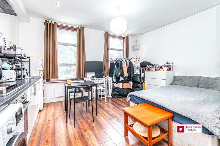 Studio To Rent In Cannon Street Road, London, E1