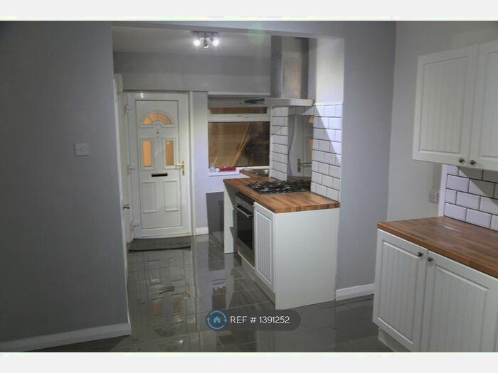 2 Bedroom Maisonette To Rent In Greenfield Road, Greenfield, Holywell, CH8
