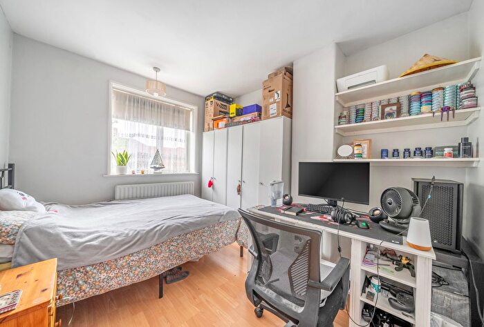 3 Bedroom Terraced House For Sale In St. Helier Avenue, Morden, SM4