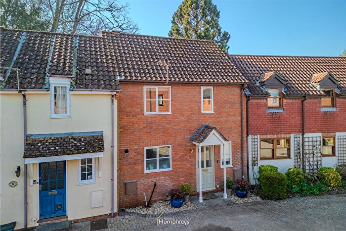 2 Bedroom Town House For Sale In Millstream Close, Wimborne, BH21