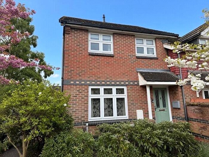 3 Bedroom End Of Terrace House For Sale In Barn Piece, Chandlers Ford, Hampshire, SO53