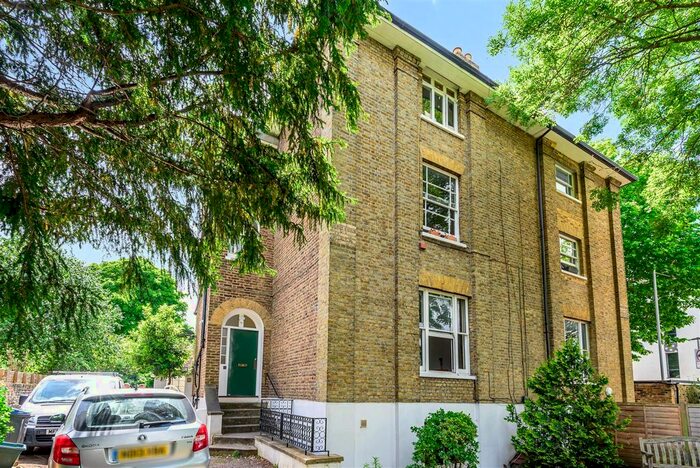 2 Bedroom Flat To Rent In Berrylands Road, Surbiton, KT5