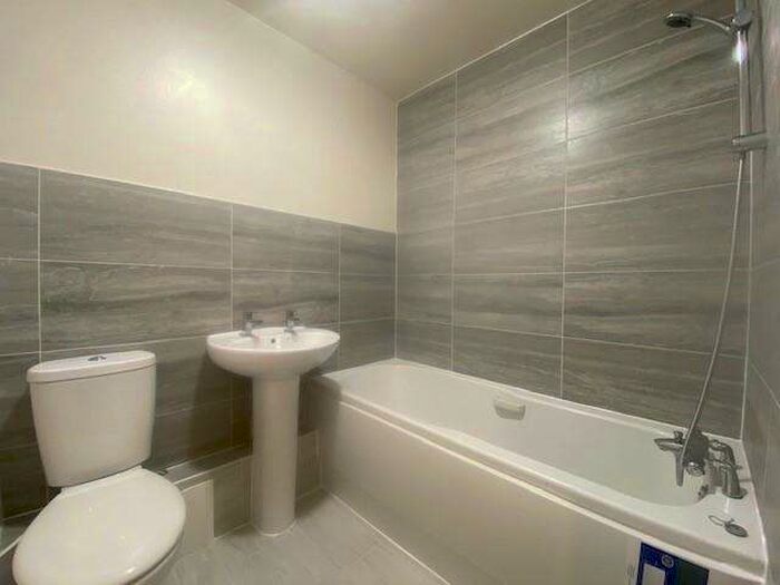 2 Bedroom Flat To Rent In Hennessy Road, Edmonton, N9