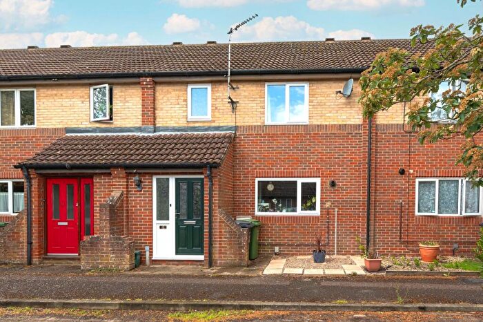 3 Bedroom Terraced House For Sale In Croasdell Close, Abingdon, OX14