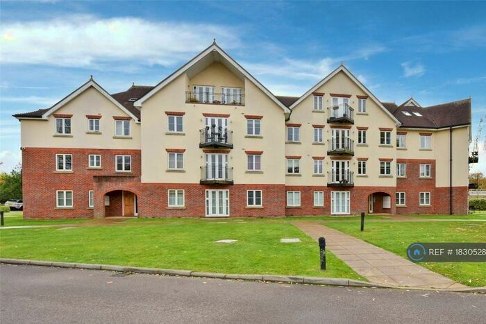 2 Bedroom Flat To Rent In Datchet Road, Slough, SL3