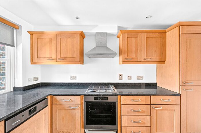 2 Bedroom Flat To Rent In Kingsley Mews, Wapping, E1W