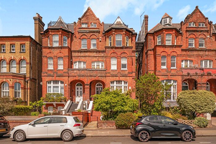 4 Bedroom Flat For Sale In Belsize Lane, Belsize Park, NW3
