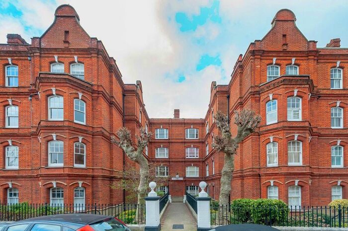 2 Bedroom Flat To Rent In Queen's Club Gardens, London, W14