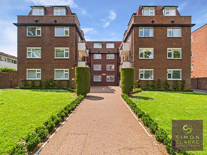 2 Bedroom Flat To Rent In Moss Hall Grove, Woodside Park, N12