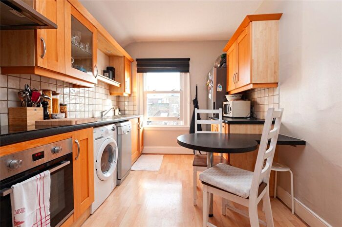 1 Bedroom Flat For Sale In Ridgway, Wimbledon Village, London, SW19
