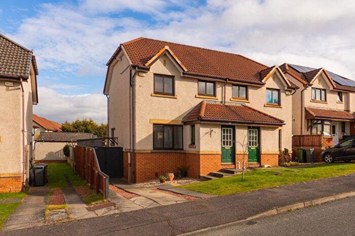 3 Bedroom Semi-detached Villa For Sale In The Murrays, Edinburgh, EH17