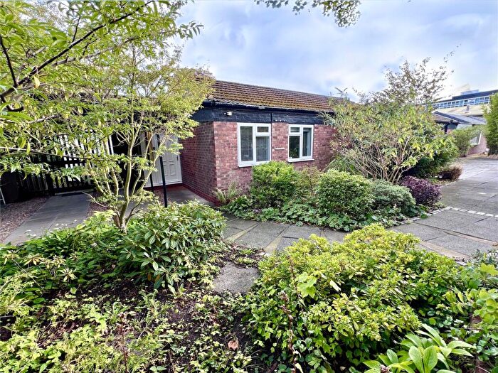 4 Bedroom Bungalow For Sale In Astral Mews, Manchester, Greater Manchester, M14