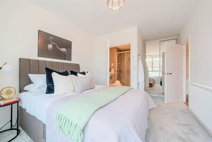 1 Bedroom Apartment To Rent In Bed, Fourth Floor Flint At Quail Court In Elements, EN3