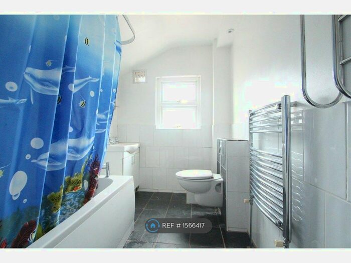 2 Bedroom Terraced House To Rent In Wedderburn Road, Barking, IG11