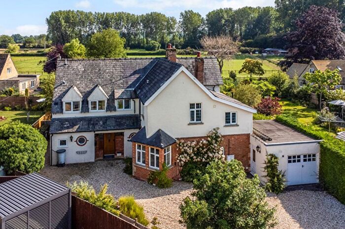 4 Bedroom Detached House For Sale In Rissington Road, Bourton-On-The-Water, Cheltenham, Gloucestershire, GL54