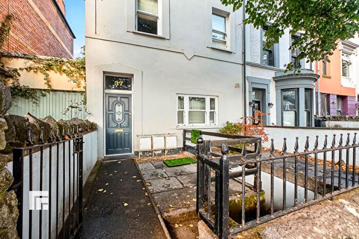 1 Bedroom Flat For Sale In Severn Grove, Pontcanna, Cardiff, CF11