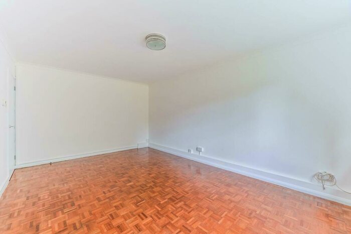 1 Bedroom Flat To Rent In Anerley Park, London, , Crystal Palace, London, SE20