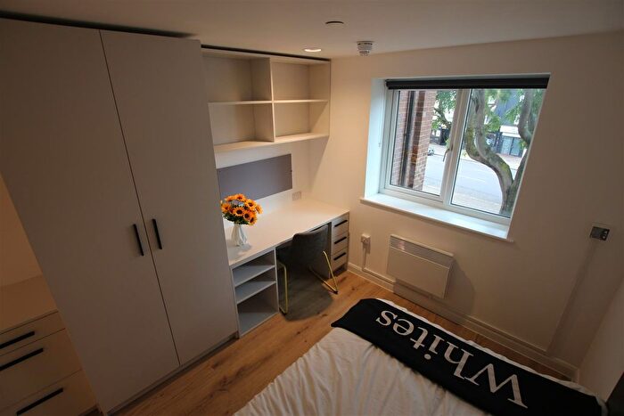 1 Bedroom Flat To Rent In Kettering Road, Northampton, NN1