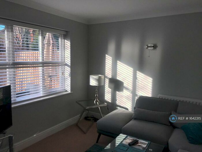 4 Bedroom Terraced House To Rent In Redgrave Place, Marlow, SL7