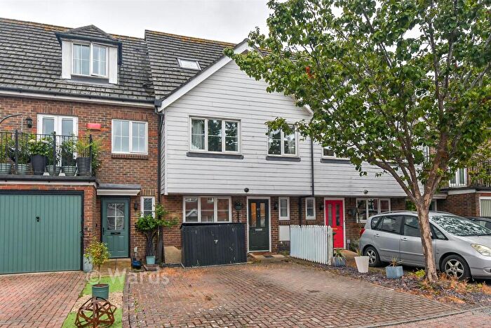4 Bedroom Terraced House For Sale In Finch Close, Faversham, Kent, ME13