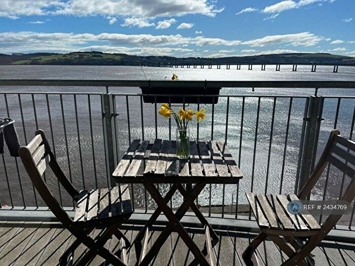 2 Bedroom Flat To Rent In Gourlay Yard, Dundee, DD1