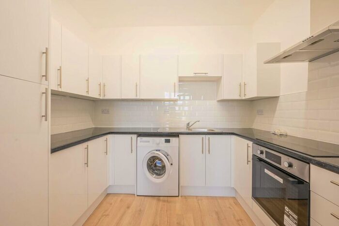 1 Bedroom Flat To Rent In Whitechapel Road, Whitechapel, London, E1
