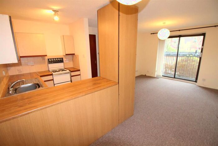 1 Bedroom Apartment To Rent In Castle Gardens Castle Gardens Lenton Nottingham, NG7