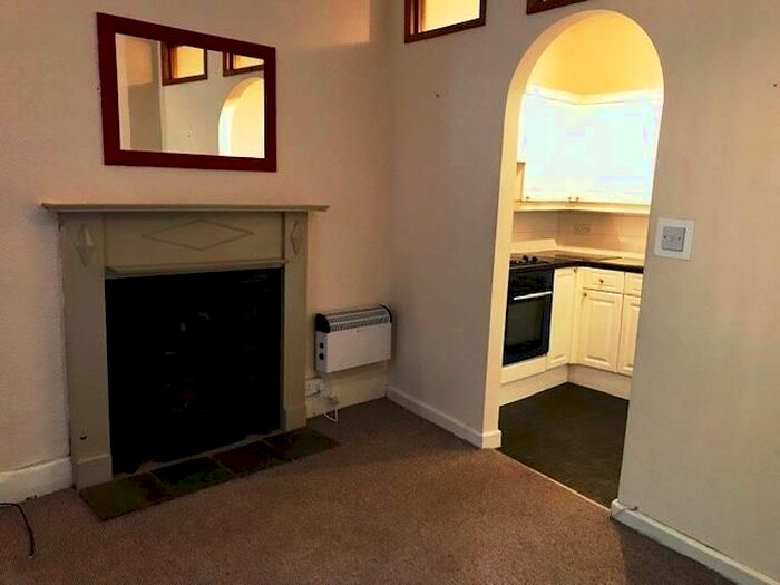 1 Bedroom Flat To Rent In Brunswick Terrace, Torquay, TQ1
