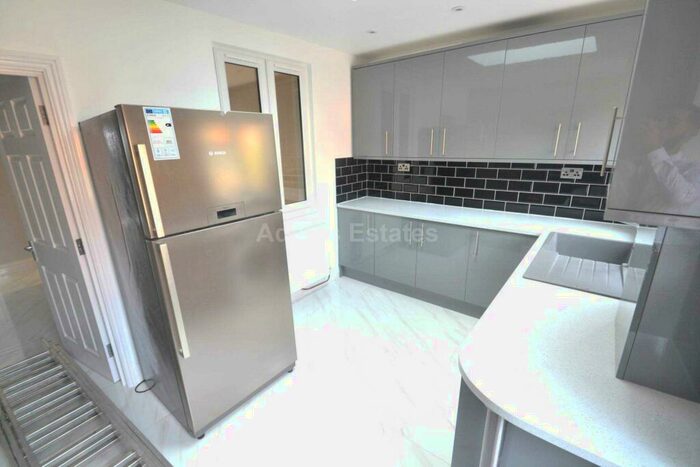 4 Bedroom Terraced House To Rent In Rowley Road, Reading, RG2