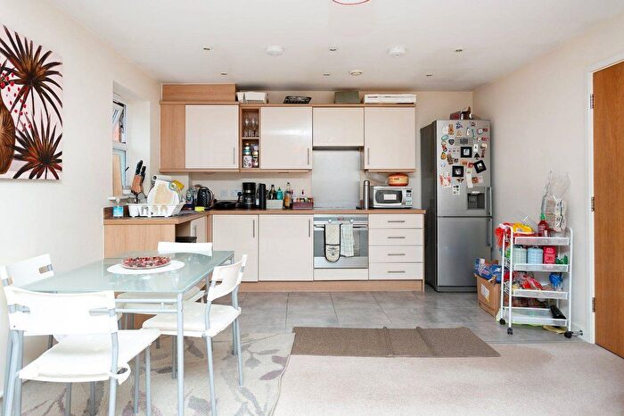 2 Bedroom Flat For Sale In Walton Road, Bushey, WD23