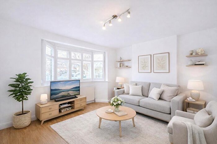 3 Bedroom Semi-Detached House To Rent In Hillcross Avenue, Morden, SM4