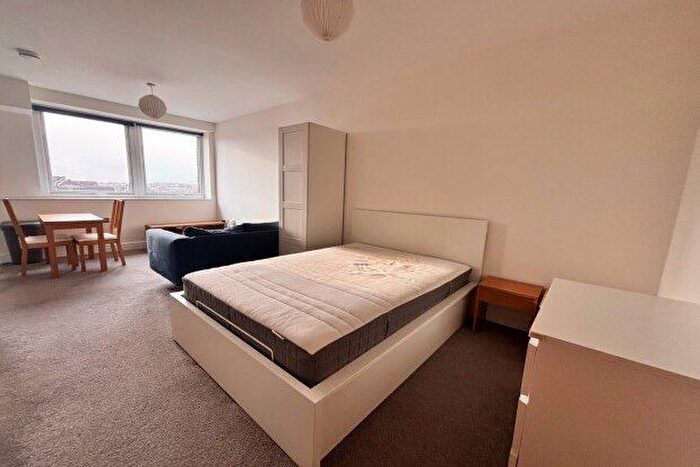 Studio To Rent In Farnsby Street, Swindon, SN1