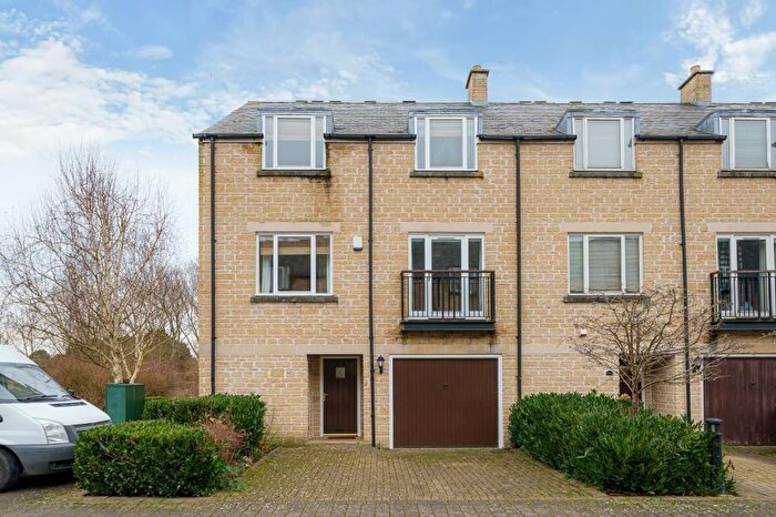 5 Bedroom Town House To Rent In Mill Street, Witney, OX28