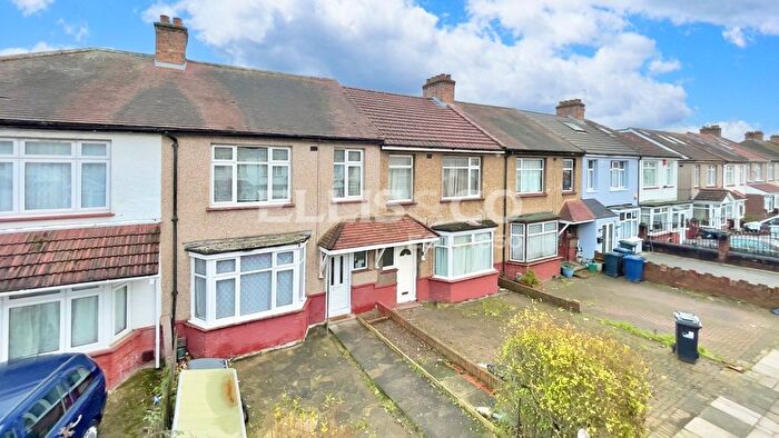 3 Bedroom Terraced House For Sale In Princes Avenue, Greenford, UB6