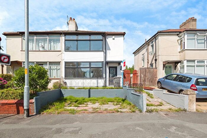 3 Bedroom Semi-Detached House For Sale In Cheetham Hill Road, Dukinfield, Greater Manchester, SK16