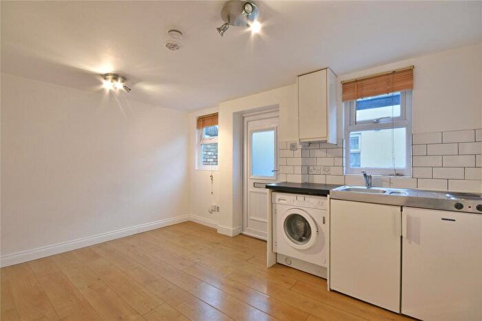 Studio To Rent In Ashenden Road, Homerton, E5