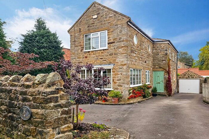 3 Bedroom Detached House For Sale In High Street, Hampsthwaite, HG3