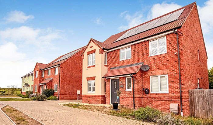 4 Bedroom Detached House For Sale In Goodwin Field, Northill, SG18