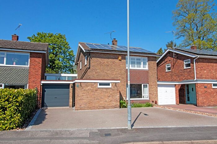 3 Bedroom Link Detached House For Sale In Morton Close, Morton, DN21