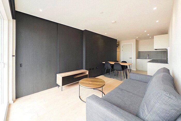 1 Bedroom Flat For Sale In City Gardens, B Spinners Wy, Manchester, M15