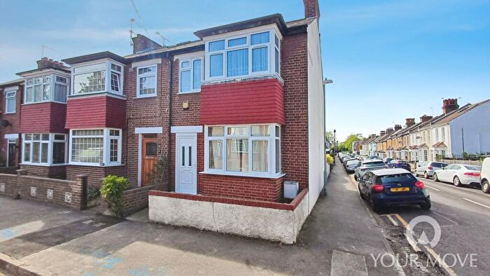 3 Bedroom End Of Terrace House For Sale In Lynton Road South, Gravesend, Kent, DA11